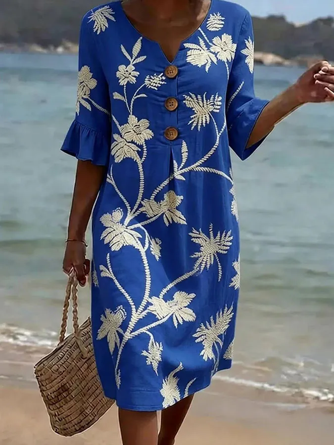 Vestido informal de mulher com estampado floral.