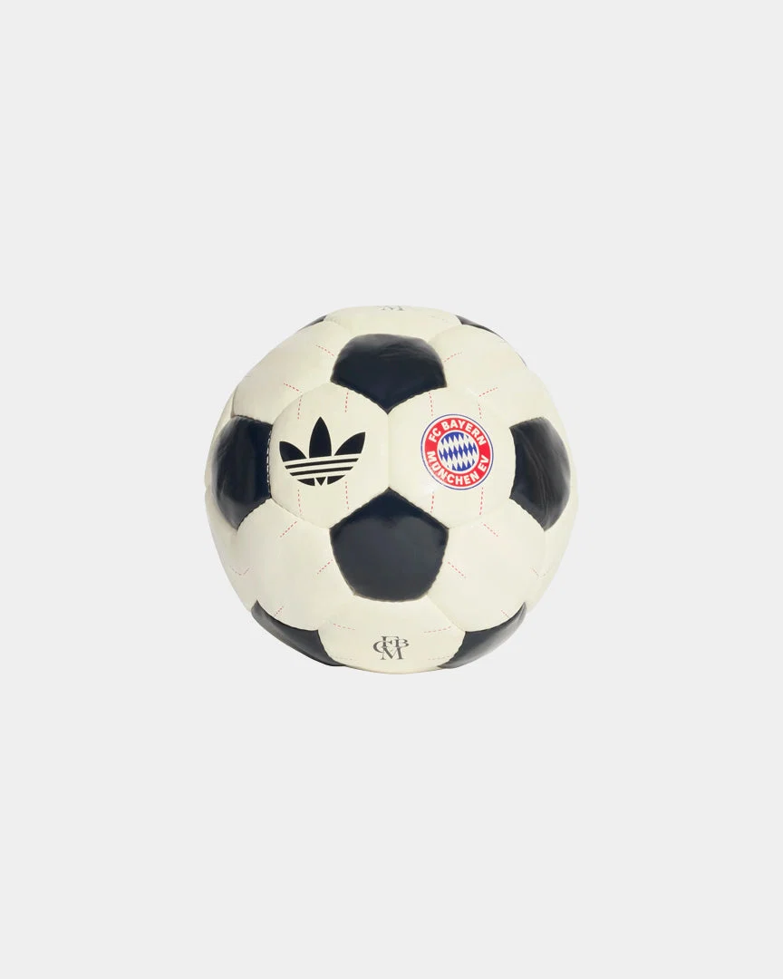 Bola Adidas FC Bayern Branca - Image 2