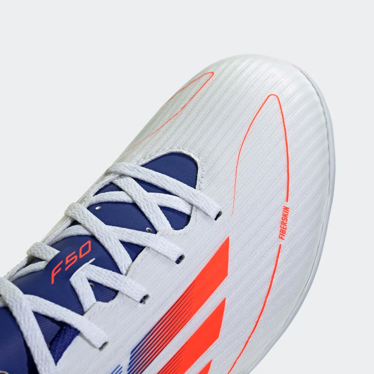 Sapatilhas Futsal Adidas F50 Club IN Branca/Azul/Vermelho - Image 7