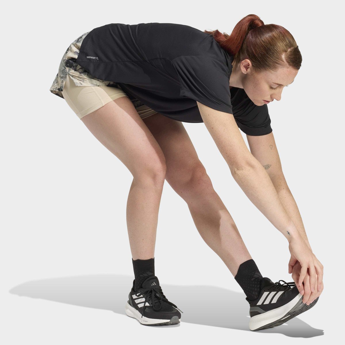 T-shirt de Treino Adidas Run Mulher Preto - Image 4