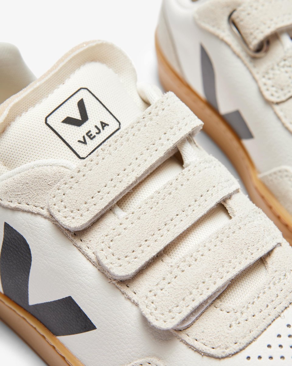 Sapatilha Veja Criança Small V-90 O.T Leather Branco/Preto - Image 6